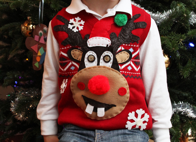 Ugly-Christmas-Sweaters-Are-This-Winter-s-Most-Chased-Items-409681-2